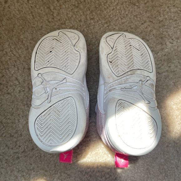 AIR JORDAN 12 - Picture 3 of 3